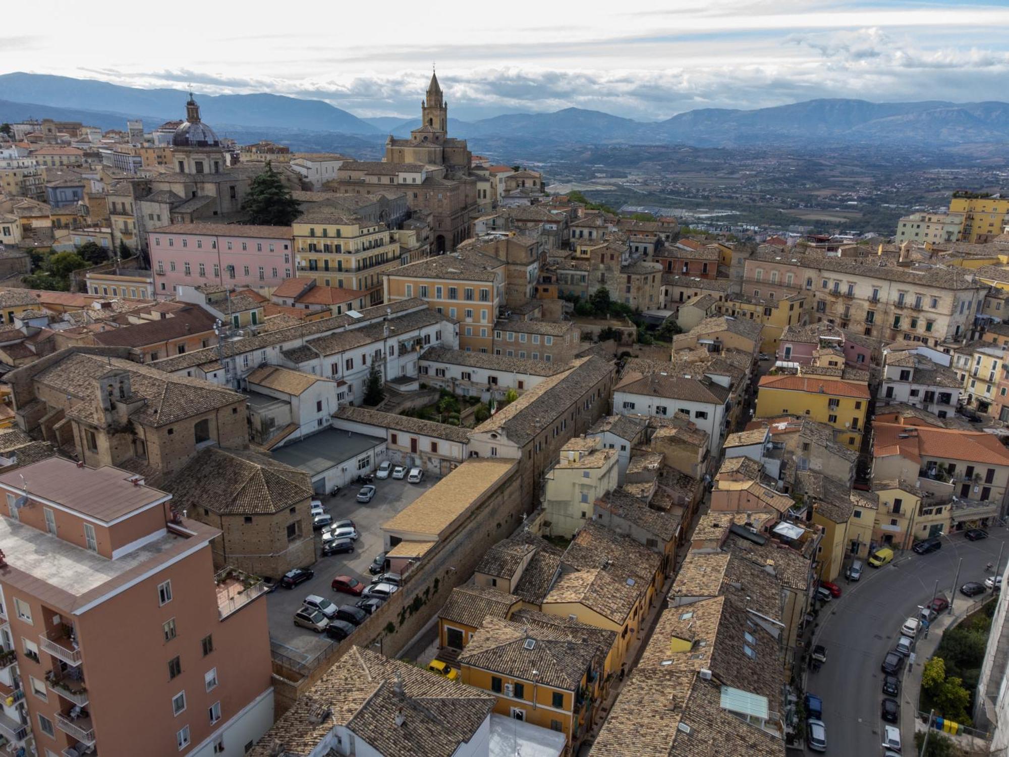 Loft Teate Apartment Chieti Bagian luar foto